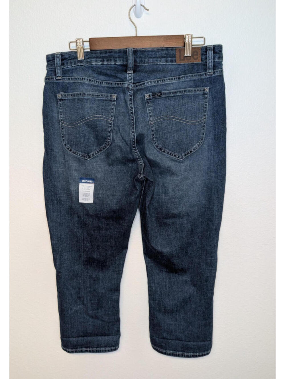 Lee Mid Rise Capri Women's size 14 M Blue Denim Jeans Regular Fit NWT - Picture 4 of 9